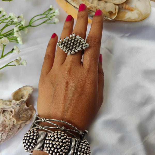 Alia Stunning Finger Ring