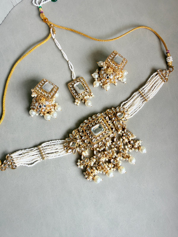 Adhira Kundan Choker With Earring And Maang Tikka