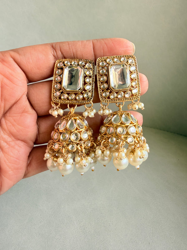 Adhira Kundan Choker With Earring And Maang Tikka