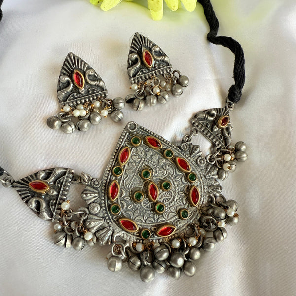 Myra Oxidize Small Necklace