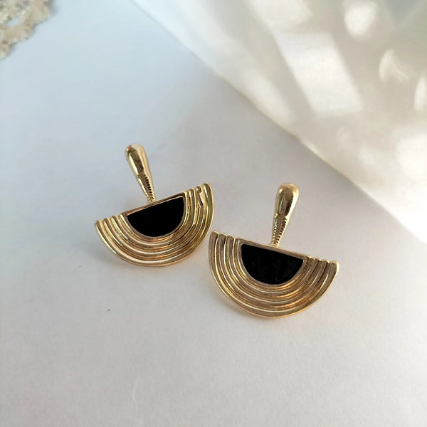 Gia Half Circle Chick Earrings