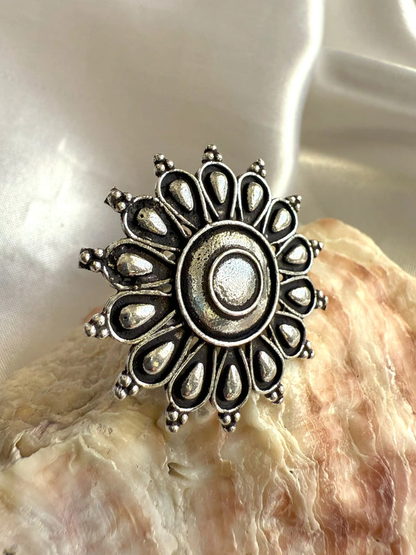 Alia Oxidize Vintage Look Ring