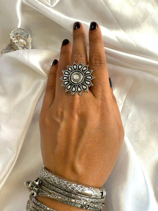 Alia Oxidize Vintage Look Ring
