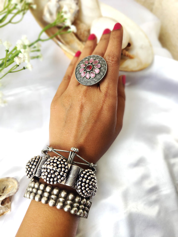 Alia Royal Look German silver finger Ring
