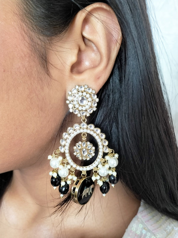 Inaya Black Sabyasachi Earring