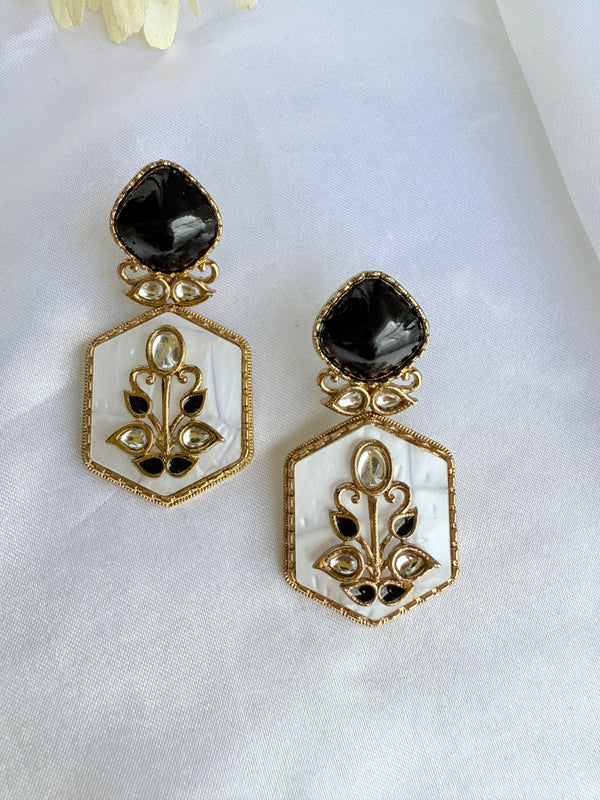 Inaya Hexa Black Kundan Earrings