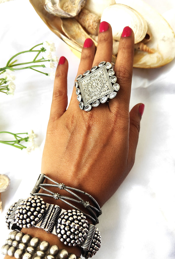Alia Black Color Square Finger Ring