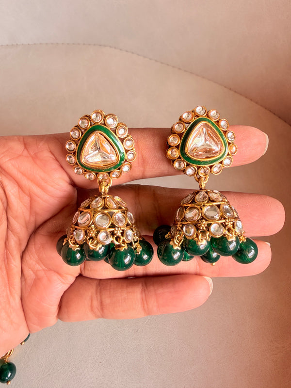 Adhira Kundan Necklace Set With Earrings And Maang Tikka