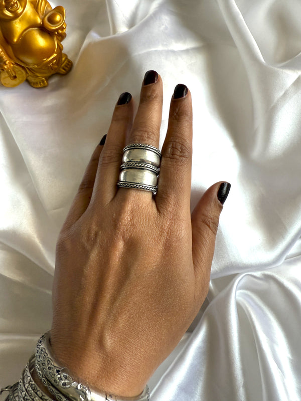 Alia Bold Oxidized Silver Finger Ring