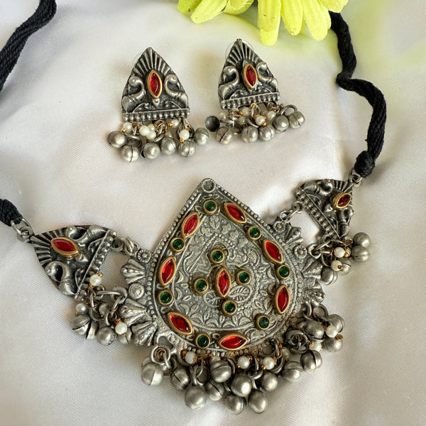 Myra Oxidize Small Necklace
