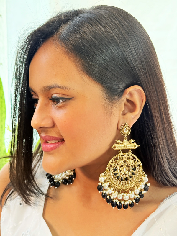 Inaya Chandbali Black Color Earring