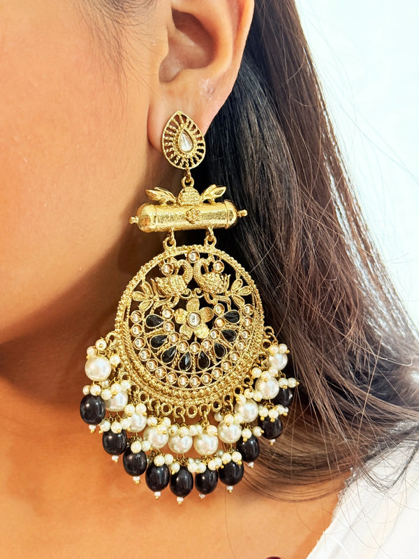 Inaya Chandbali Black Color Earring