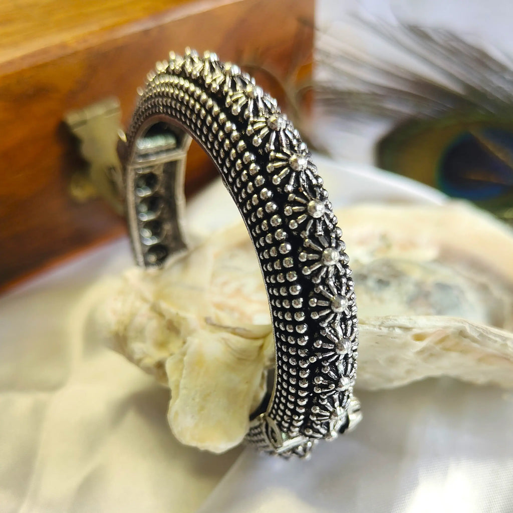 Anjali Silver Oxidize Bangles – niyagallery