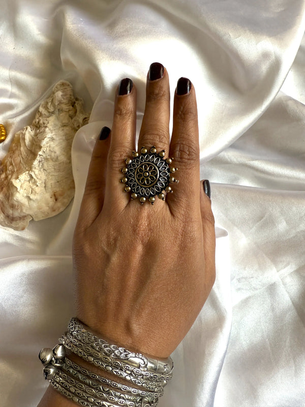 Alia Oxidize Dual Tone Ring